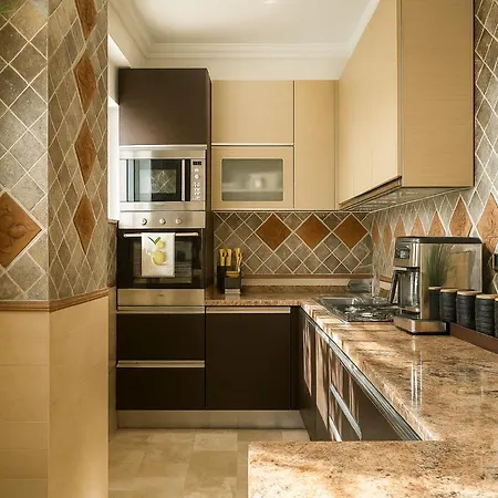 Qult - Terranova Apartment Bucharest