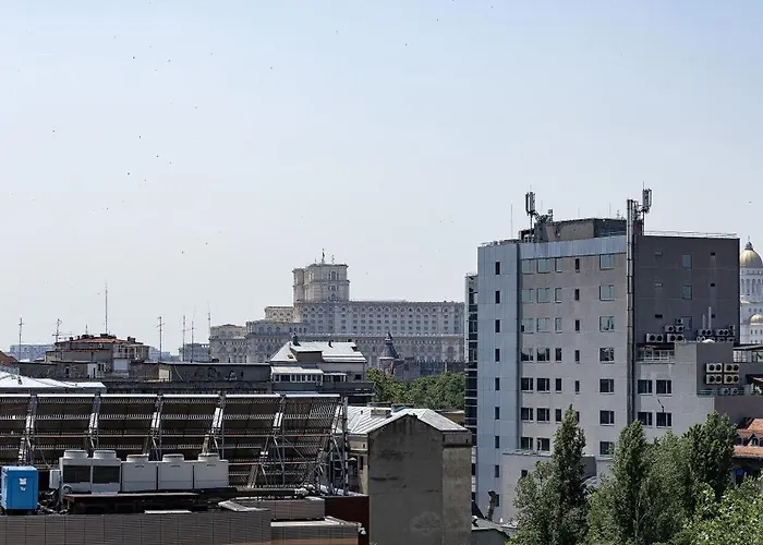 Qult - Terranova Bucureşti