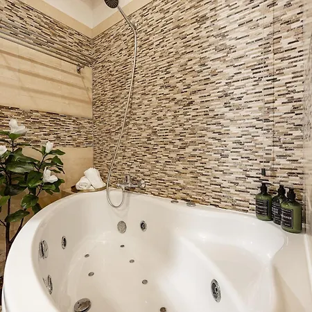 Qult - Terranova Bucarest